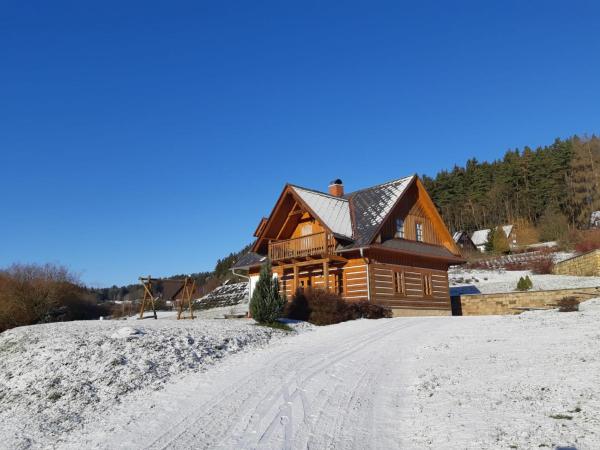 Na zdjęciu widoczny jest obiekt Holiday Villa Stupna położony w mieście Pecka.