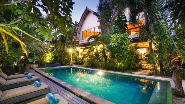 På billedet ses objektet Villa Bali Maja | 12m Pool, 3 King Suites | Seminyak beliggende i byen Petitenget.
