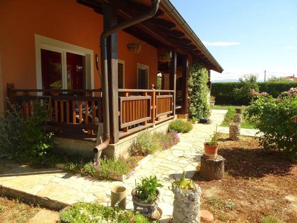 A la foto es mostra l'objecte House Toni for 8 persons situat a la ciutat de Briševo.