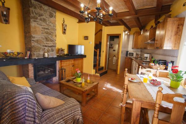 A la foto es mostra l'objecte El Bulín de Braojos - 3 Casas situat a la ciutat de La Acebeda.