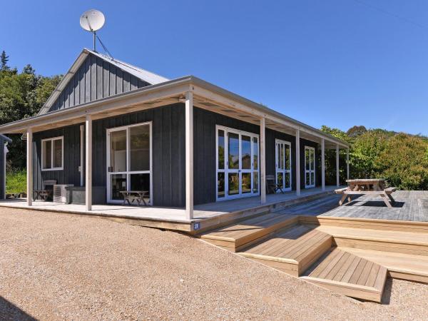 照片显示了位于Tata Beach市的Tuis on Tata - Golden Bay Home Tata Beach物件。