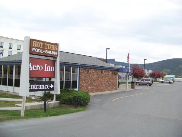 A la foto es mostra l'objecte Aero Inn situat a la ciutat de Kalispell.