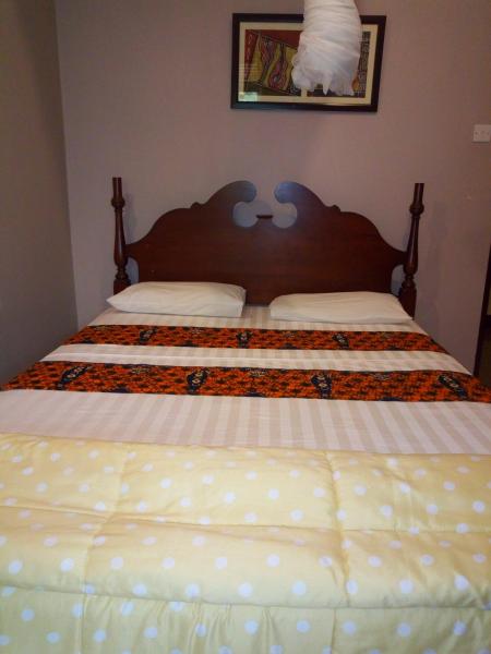 A la foto es mostra l'objecte KERESI BLOCK At PENIEL BEACH HOTEL situat a la ciutat de Entebbe.