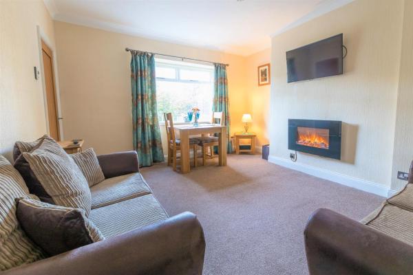 Host & Stay - Daisy Cottage photo 6
