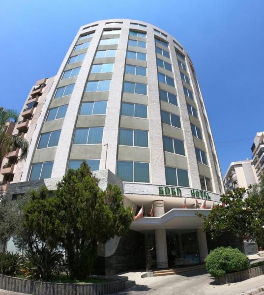 The photo shows the Eden Hotel located in the city of Al Bawsharīyah.