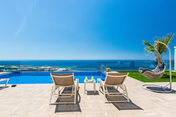 Kuvassa näkyy kohde Blue Horizon Luxury Villas, joka sijaitsee kaupungissa Falásarna.