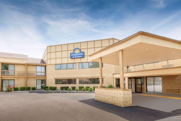Στη φωτογραφία φαίνεται το αντικείμενο Days Inn & Suites by Wyndham Madison Heights MI που βρίσκεται στην πόλη Madison Heights.