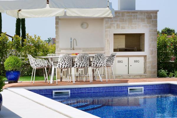 På billedet ses objektet Villa Melita by HMZ Villas beliggende i byen Vabriga.