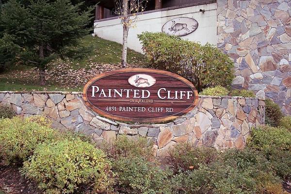 På billedet ses objektet Painted Cliff by Whistler Premier beliggende i byen Whistler.