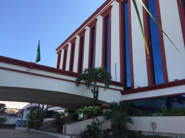 Na foto é possível ver o objeto Hotel Maya Tabasco localizado na cidade de Tierra Colorada.