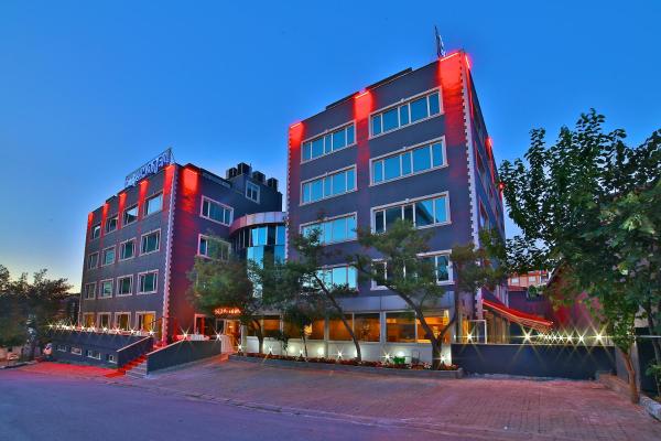 Na fotografii je vidět objekt The Hera Premium Hotels nacházející se ve městě Maltepe.