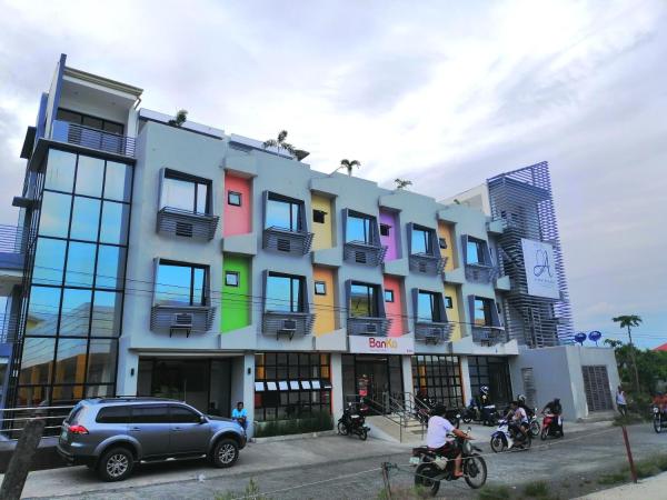 The photo shows the Hotel Rupert A Baler located in the city of Maria Aurora.