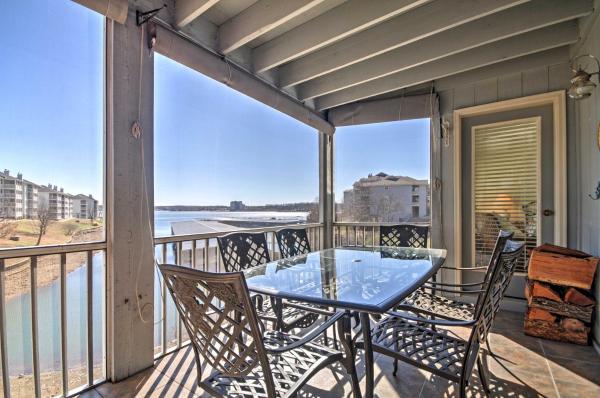 På bilden syns objektet Luxe Lakeside Regatta Bay Getaway with Pool Access! som ligger i staden Lake Ozark.
