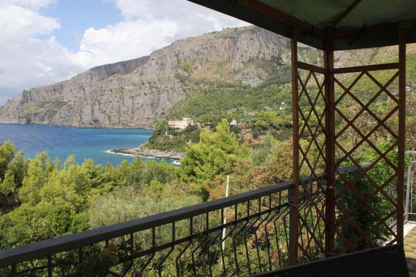 A la foto es mostra l'objecte Villa Torre situat a la ciutat de Acquafredda.