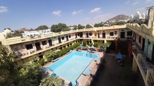 På billedet ses objektet HOTEL MOON LAKE beliggende i byen Pushkar.