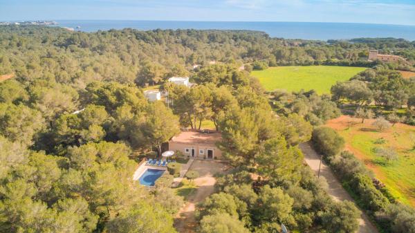 A la foto es mostra l'objecte Finca Naveta situat a la ciutat de Cala Ferrera.