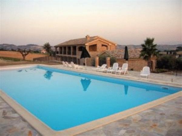 A la foto es mostra l'objecte Agriturismo Raggioverde situat a la ciutat de Recanati.