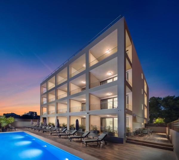 На фото показан объект Ellure Luxury Suites, расположенный в городе Сплит.