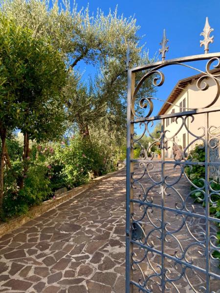 På billedet ses objektet Casa Daniela beliggende i byen Malcesine.