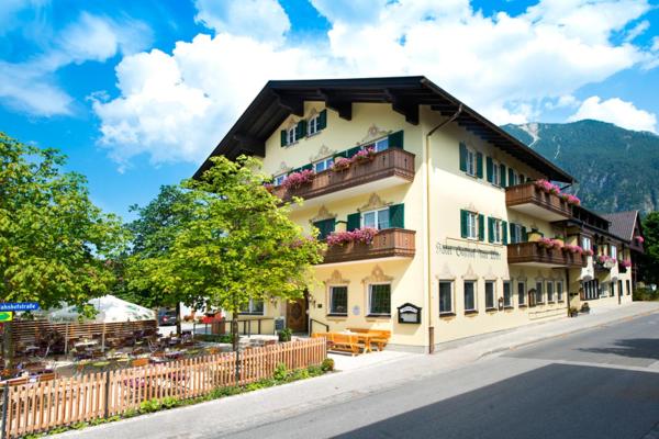Na fotografii je vidět objekt Hotel Gasthof Alter Wirt nacházející se ve městě Farchant.