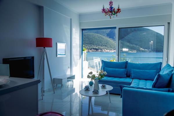 A la foto es mostra l'objecte Seafront Luxury residence with amazing view situat a la ciutat de Vasiliki.