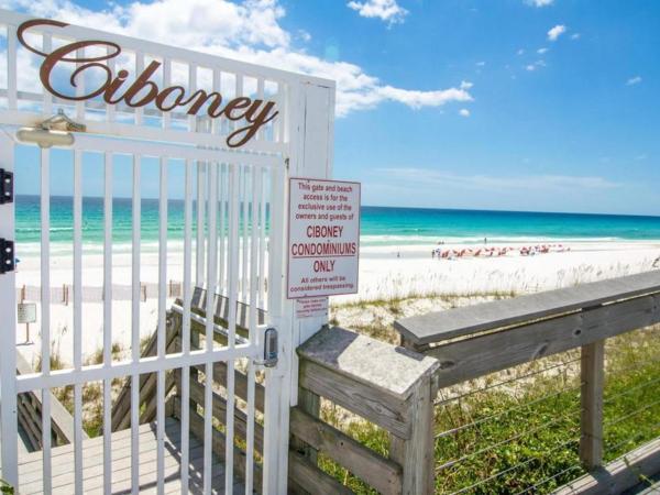 A la foto es mostra l'objecte Ciboney Condominiums by Panhandle Getaways situat a la ciutat de Destin.