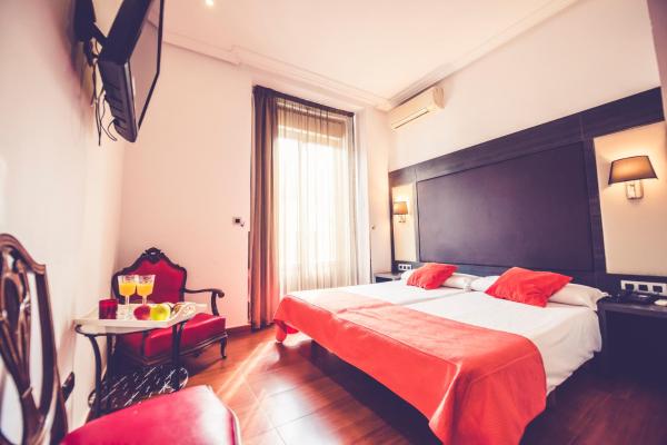 A la foto es mostra l'objecte Hostal Sol Los Angeles situat a la ciutat de Madrid.