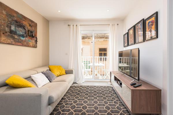 Sliema Smart SeaView Apartment, Sliema