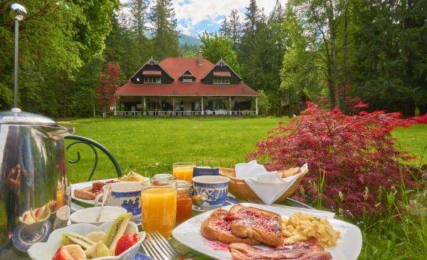 På bildet vises objektet Wedgwood Manor and Glamping Retreat som ligger i byen Crawford Bay.