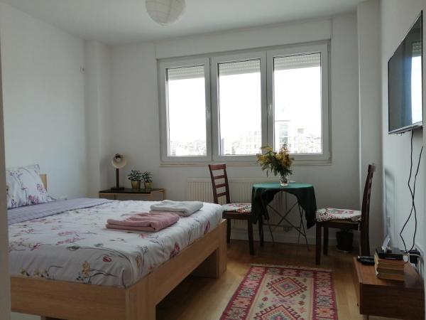 Super Central & Panoramic Nick's Apartment, Priština