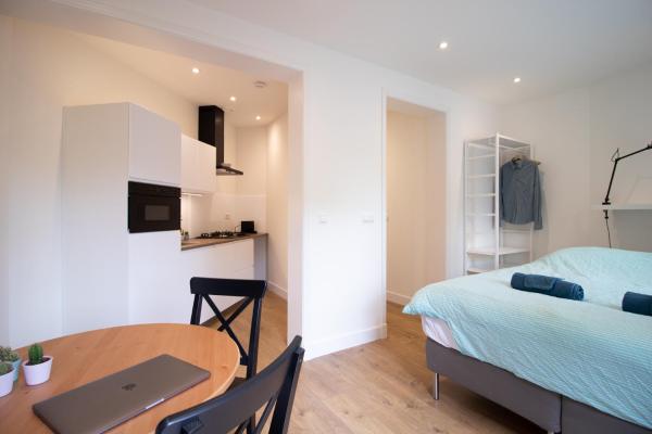 Escamp Apartments, Haag