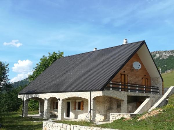 The photo shows the Vignjišta located in the city of Rudinice.