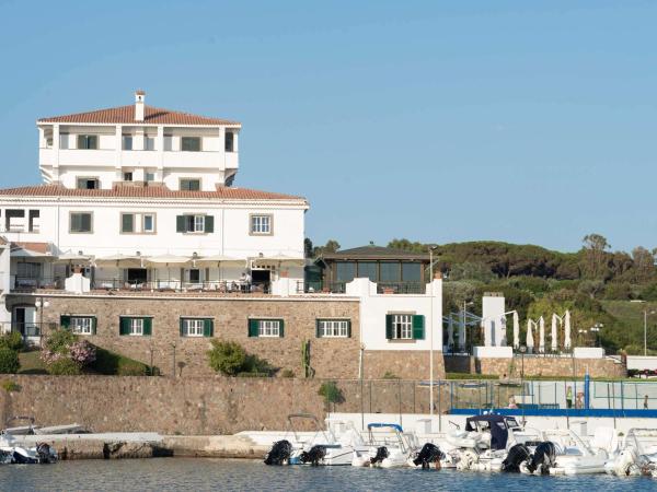 A la foto es mostra l'objecte Sunbay Park Hotel situat a la ciutat de Civitavecchia.