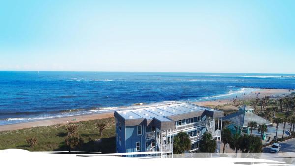 Na foto é possível ver o objeto The Saint Augustine Beach House localizado na cidade de Vilano Beach.