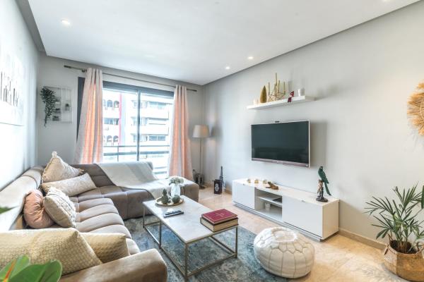 照片显示了位于Casablanca市的COMFORTABLE & ELEGANT FLAT IN A LIVELY PLACE by ShortstayMaroc物件。