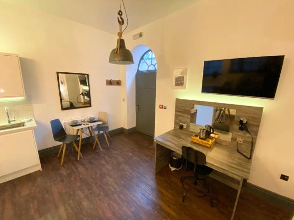 Studio at The Coach House Apartments的照片7
