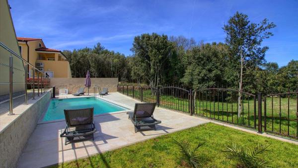 Luxury Vila Compelx Aurora-mar With 2 Pools And 8 Bedrooms, 200m From The Beach - Wiibuk - Pula