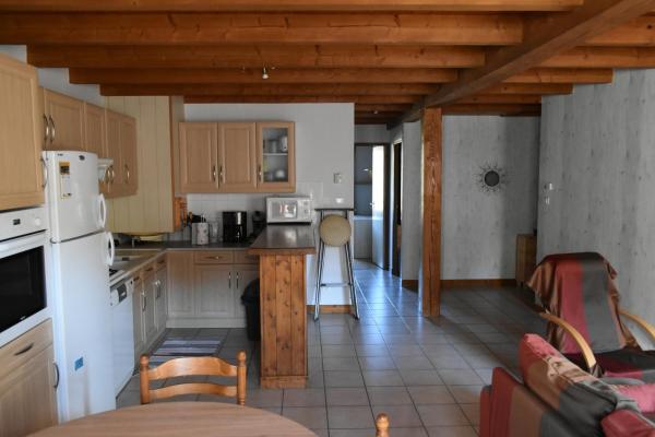 A la foto es mostra l'objecte chez nous situat a la ciutat de Blassac.