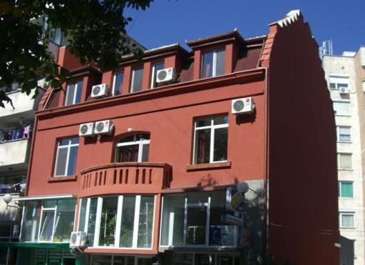 På billedet ses objektet Family Hotel RUJETA Семеен Хотел РУЖЕТА - идеален център beliggende i byen Ovcha Mogila.