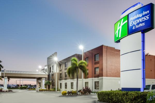 På billedet ses objektet Holiday Inn Express Hotel & Suites Clewiston by IHG beliggende i byen Clewiston.