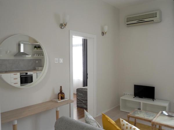 Foto 9: Modern Yellow 1BD Apartment - Near to Vitosha Boulevard by Flat Mаnager