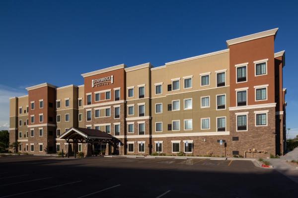 A la foto es mostra l'objecte Staybridge Suites - Phoenix – Biltmore Area by IHG situat a la ciutat de Phoenix.
