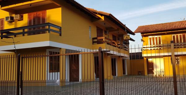 På billedet ses objektet 1 Duplex Remo 250 m Mar beliggende i byen Florianópolis.