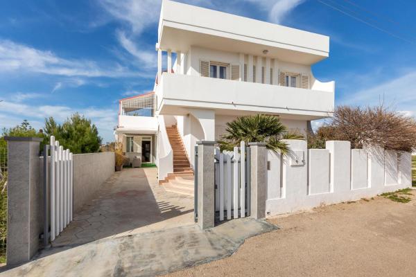A la foto es mostra l'objecte Villa Iolanda by BarbarHouse situat a la ciutat de Torre Lapillo.