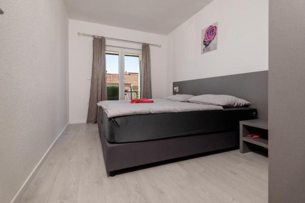 Na fotografii je vidět objekt Apartments & rooms Leon nacházející se ve městě Neum.