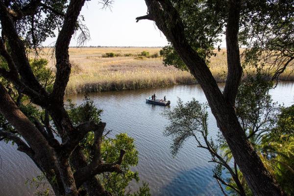 Na zdjęciu widoczny jest obiekt Namushasha River Campsite położony w mieście Sikwanyi.