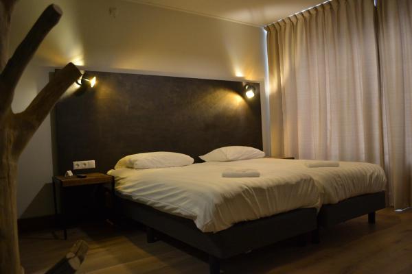På billedet ses objektet Hotel & Eetk'fee de VLiK beliggende i byen Nederweert-Eind.