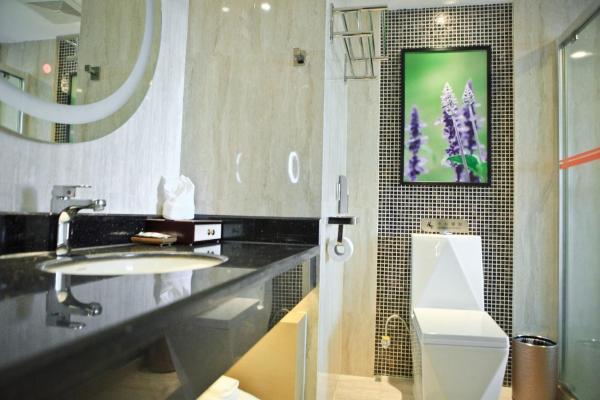 A la foto es mostra l'objecte Lavande Hotel Shenzhen Bao'an Shiyan Metro Station situat a la ciutat de Shenzhen.