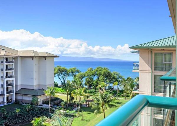 A la foto es mostra l'objecte Honua Kai - Hokulani 612 situat a la ciutat de Lahaina.