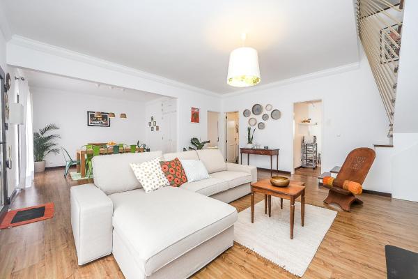 Auf dem Foto ist das Objekt Spacious Beach and Golf Villa in der Stadt Charneca zu sehen.